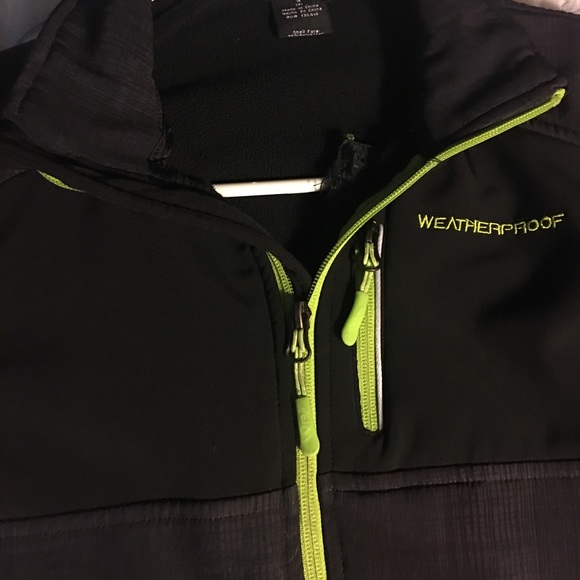 Water proof jacket - Picture 3 of 7
